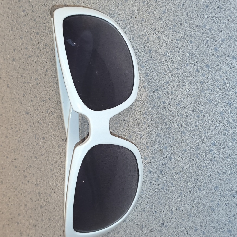 D&G Knockoff Sunglasses W/DG Detail In Gold on Sides-100% UV Protection-NWOT - Picture 1 of 6